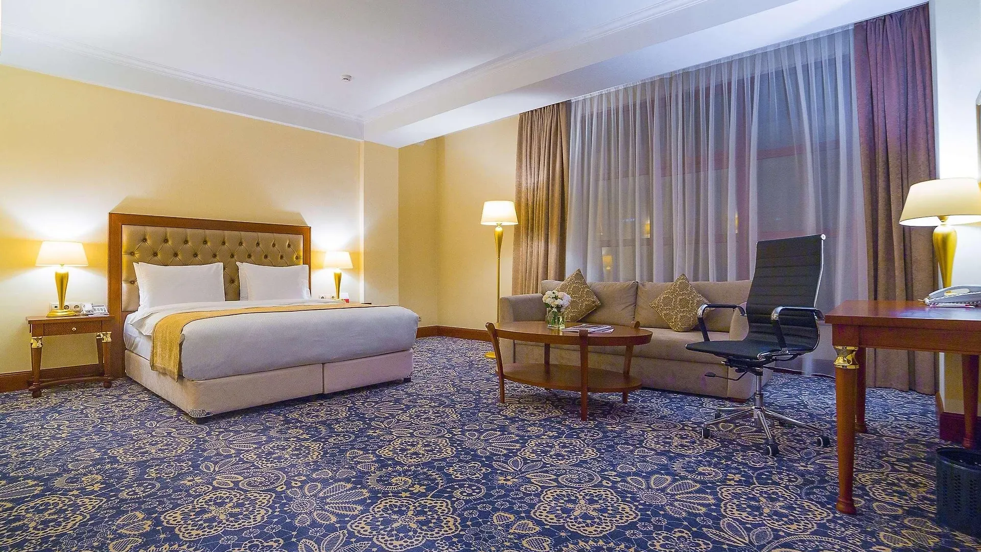 Hotel Ramada By Wyndham Almaty