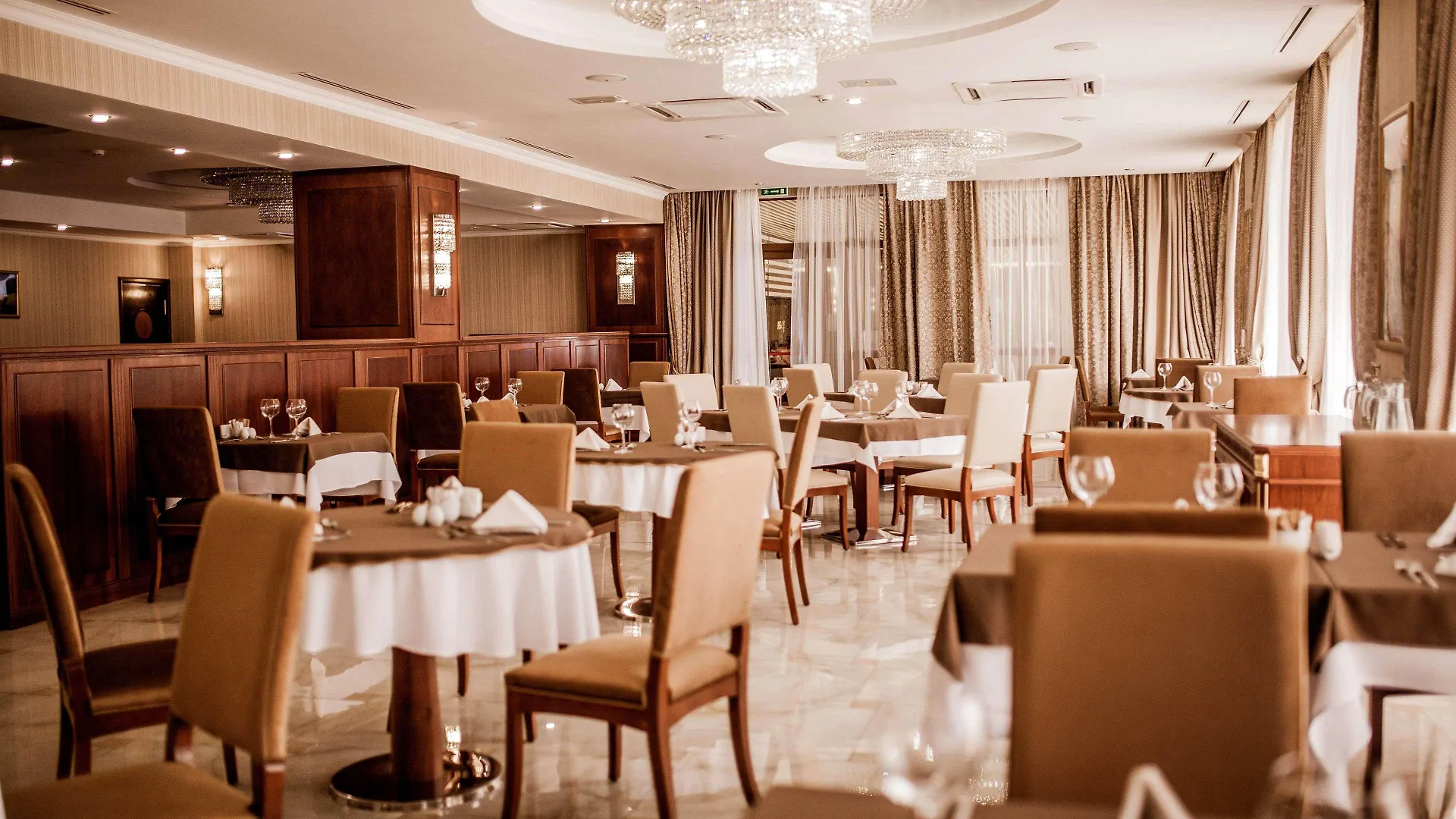 Hotel Ramada By Wyndham Almaty