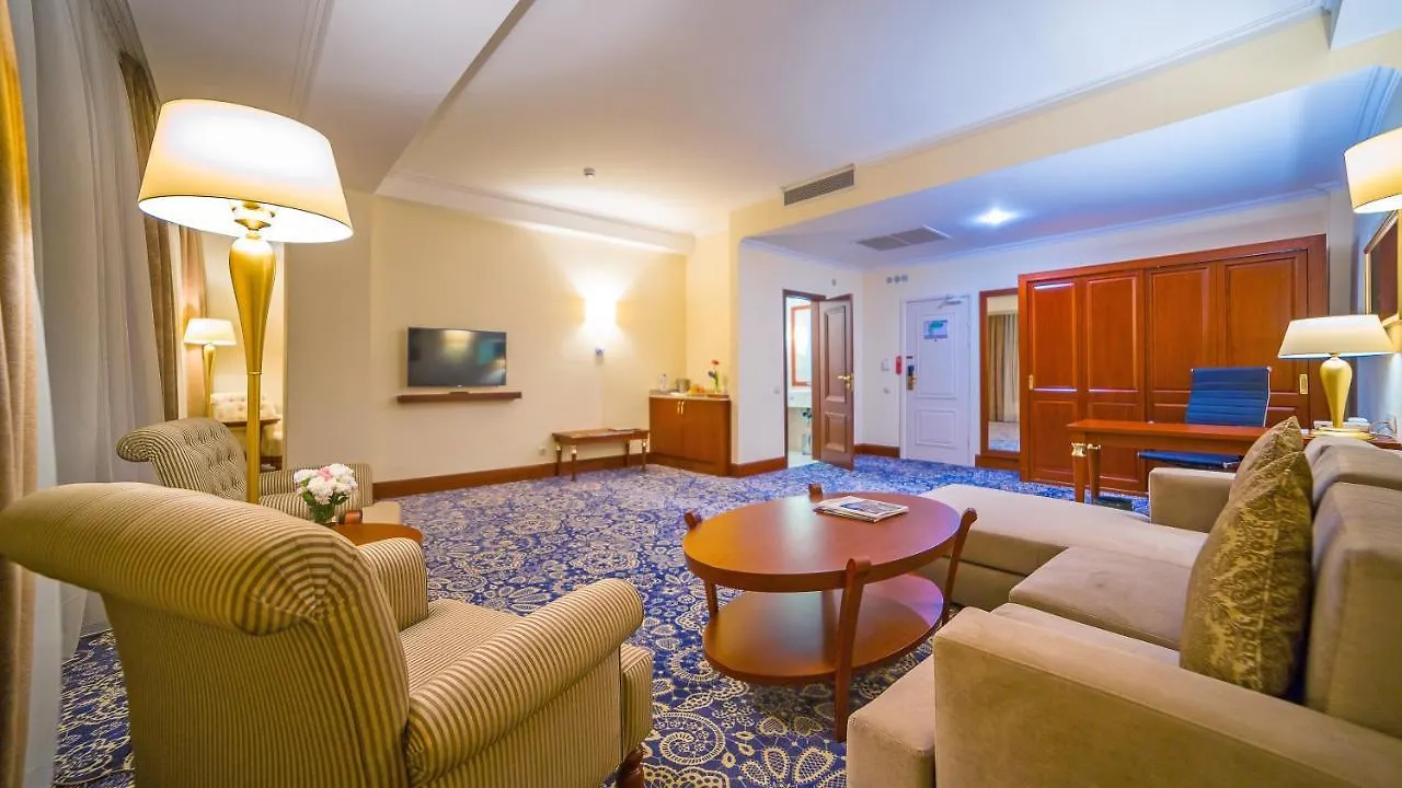 Hotel Ramada By Wyndham Almaty