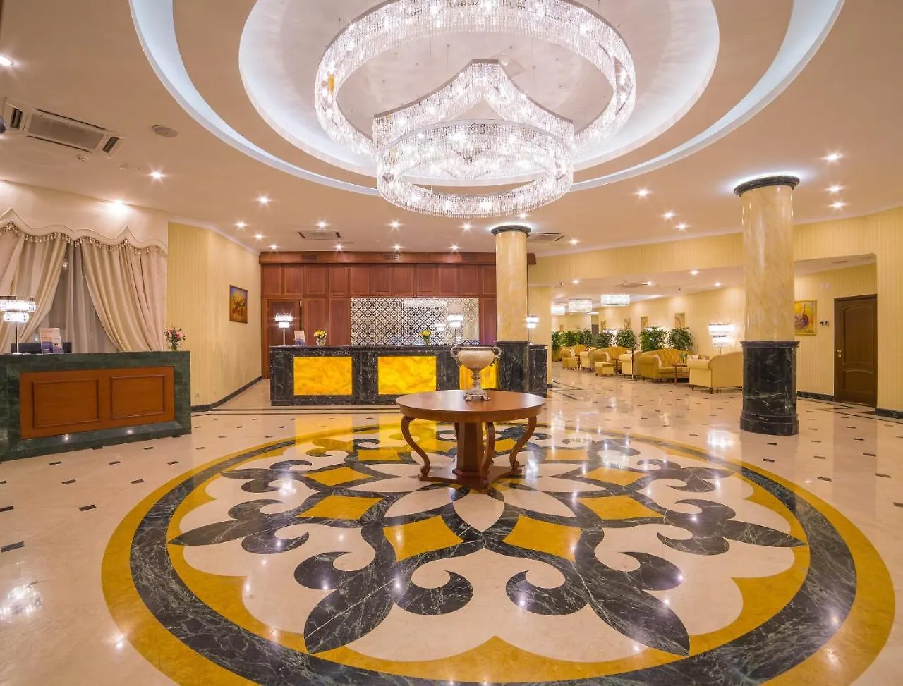 Hotel Ramada By Wyndham Almaty