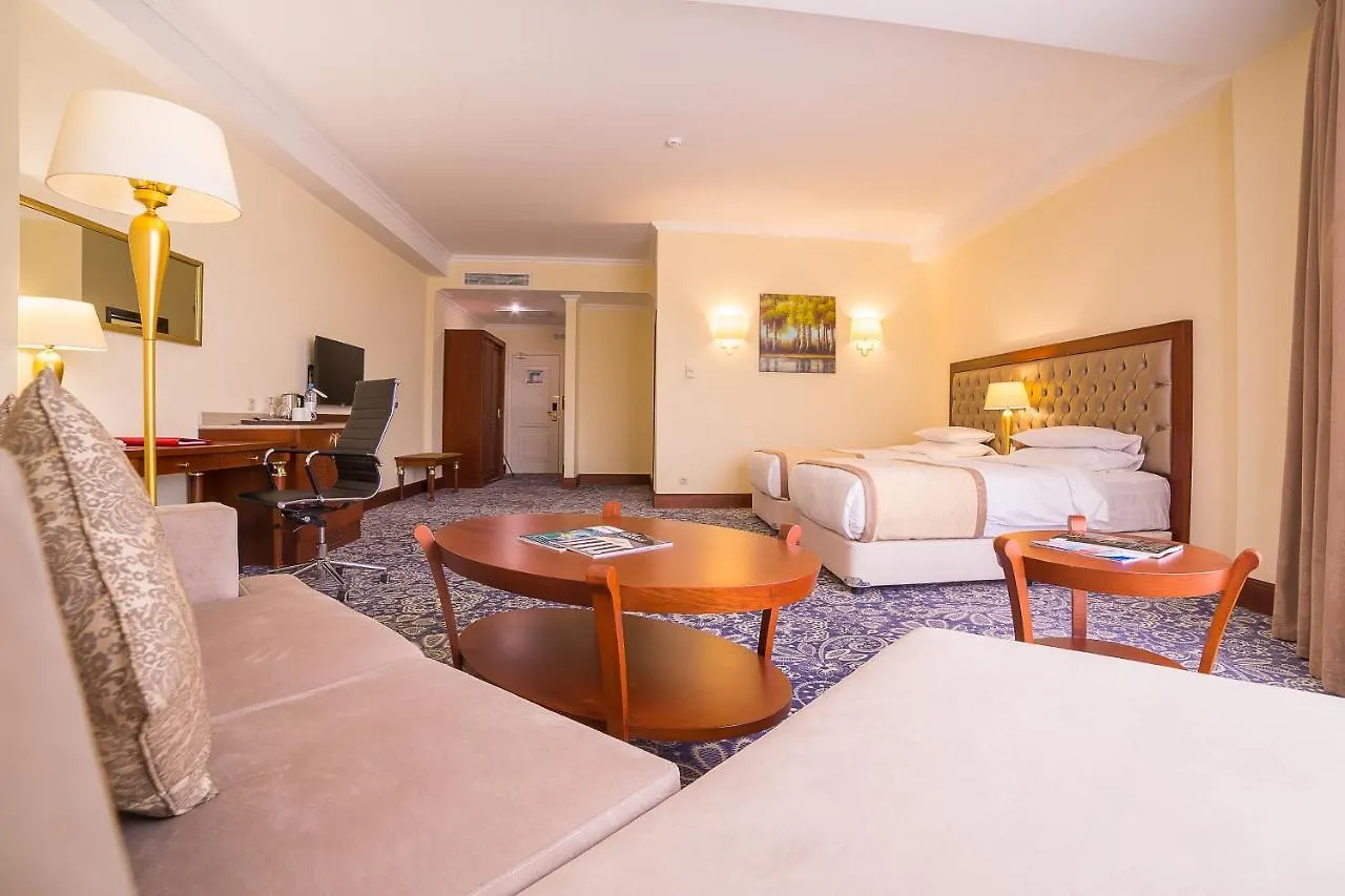 Hotel Ramada By Wyndham Almaty