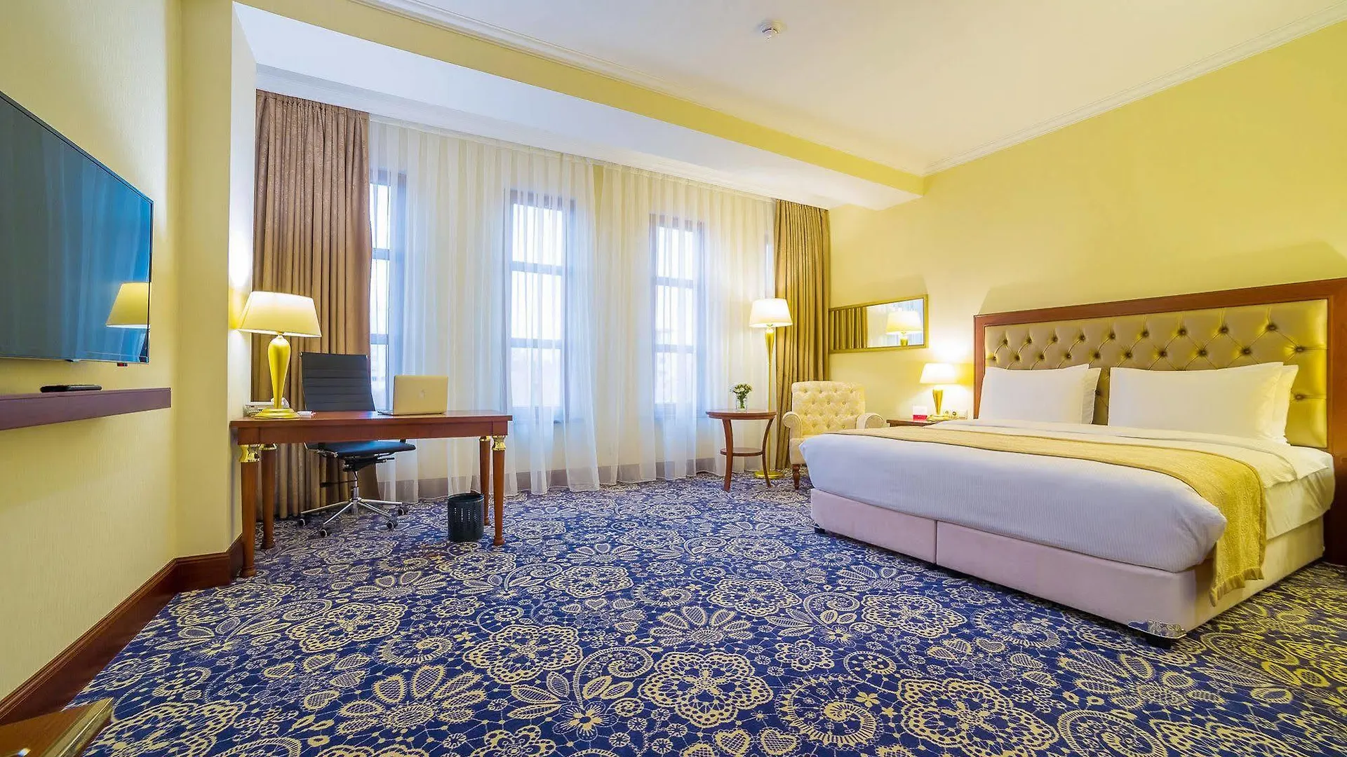 Hotel Ramada By Wyndham Almaty