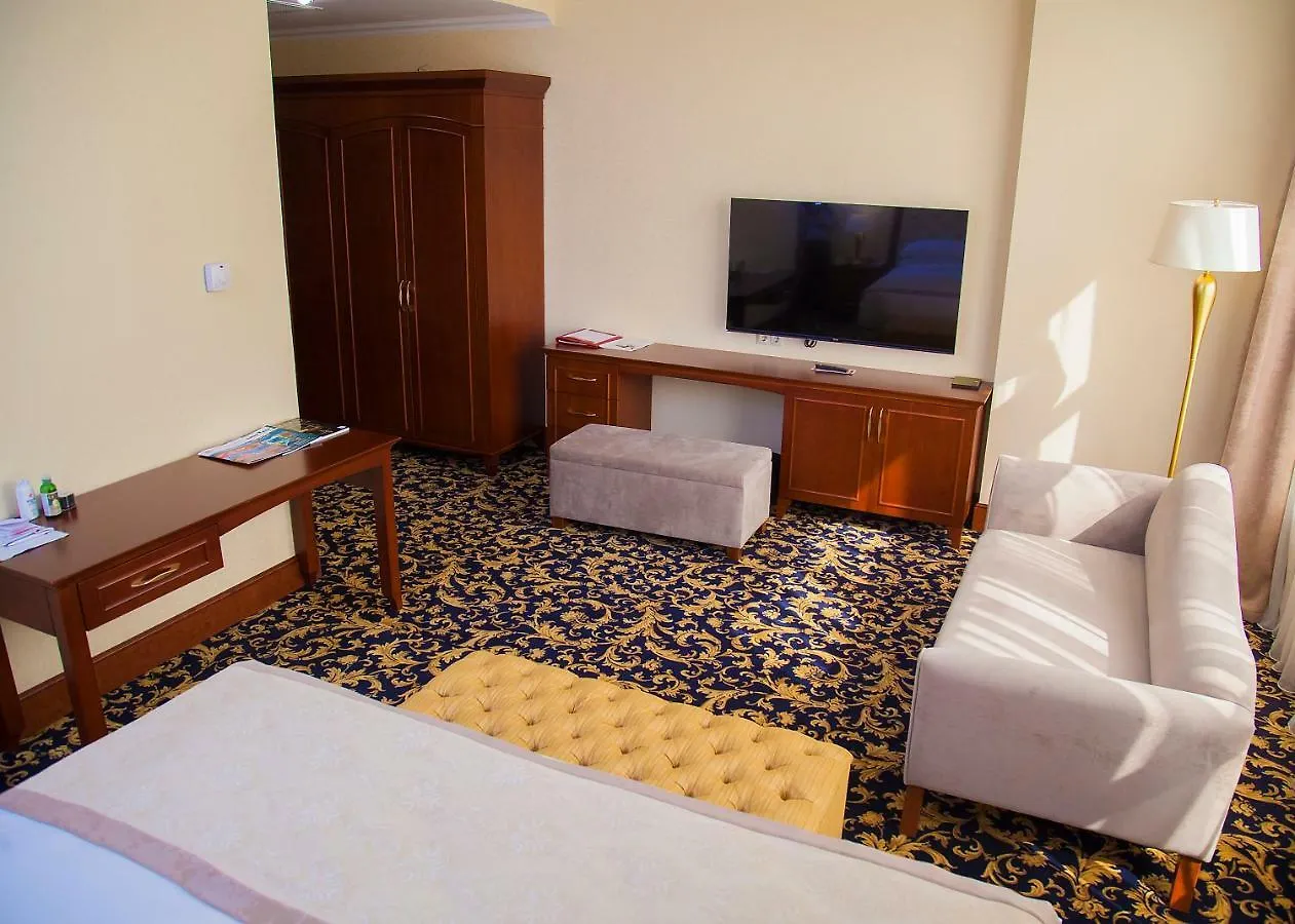 Hotel Ramada By Wyndham Almaty