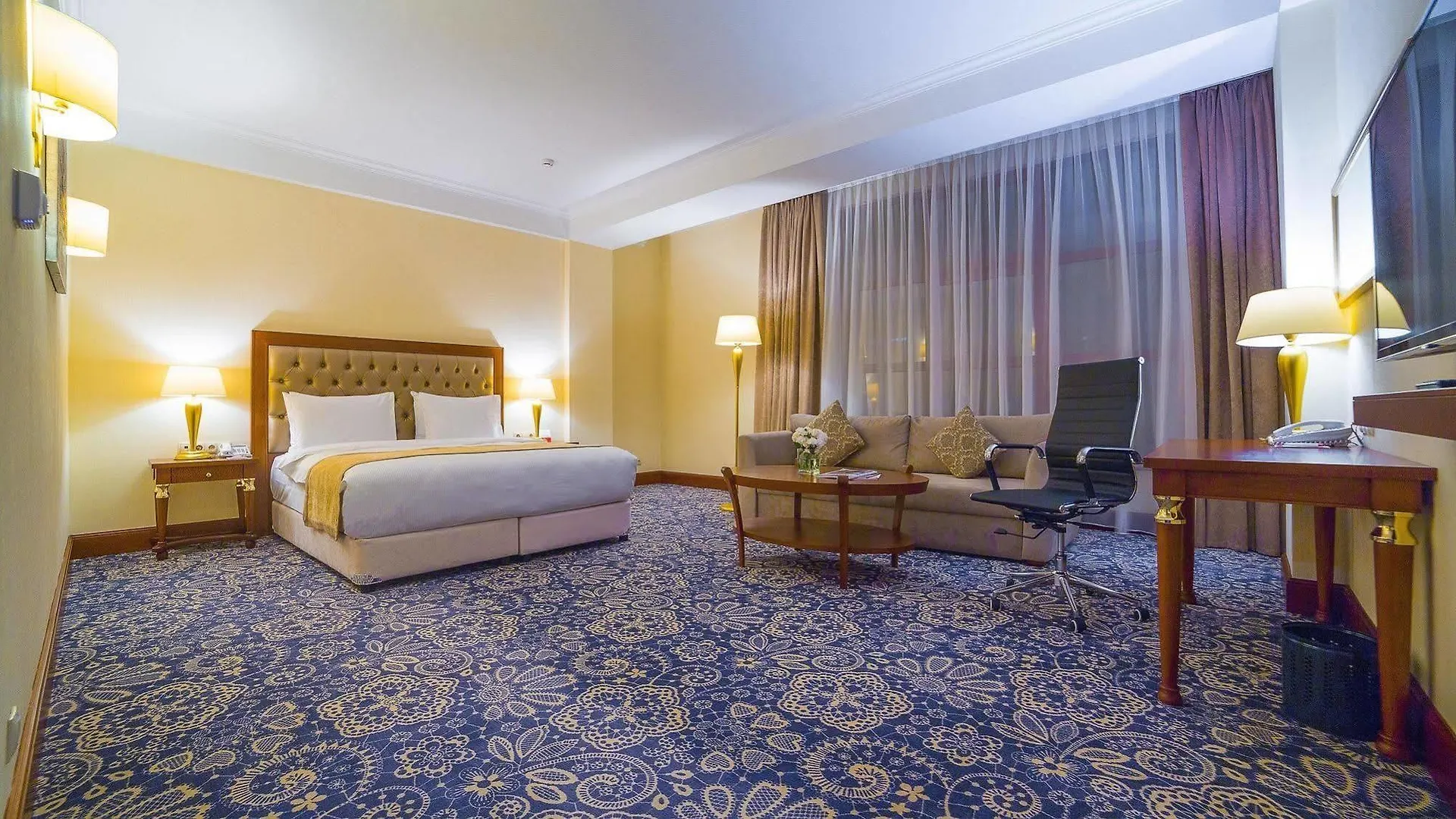 Ramada By Wyndham Almaty Hotel 4*,